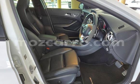 Comprar Usado Mercedes-Benz C-Classe Branco Carro em Maputo em Maputo Comprar Usado Mercedes-Benz C-Classe Branco Carro em Maputo em Maputo