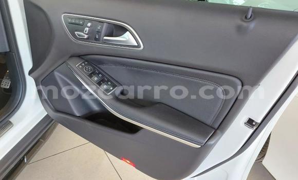 Comprar Usado Mercedes-Benz C-Classe Branco Carro em Maputo em Maputo Comprar Usado Mercedes-Benz C-Classe Branco Carro em Maputo em Maputo