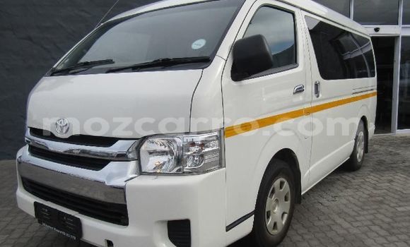 Comprar Usado Toyota Grand HiAce Branco Carro em Maputo em Maputo