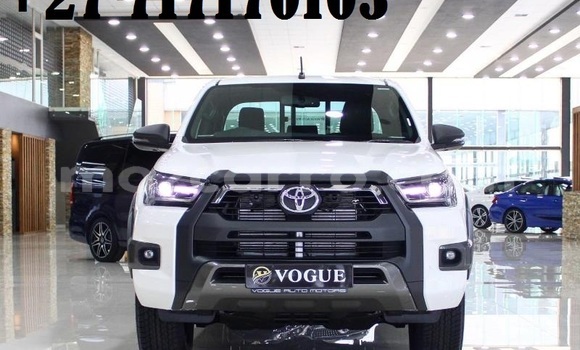 Comprar Usado Toyota Hilux Branco Carro em Maputo em Maputo