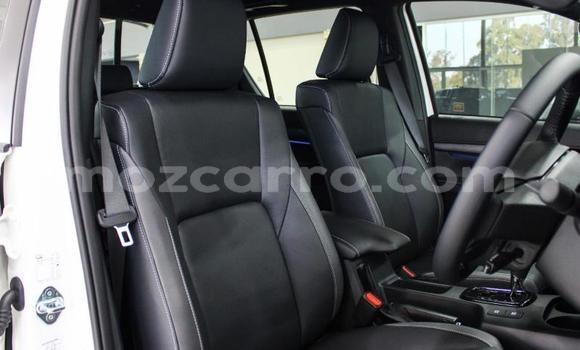 Comprar Usado Toyota Hilux Branco Carro em Maputo em Maputo Comprar Usado Toyota Hilux Branco Carro em Maputo em Maputo