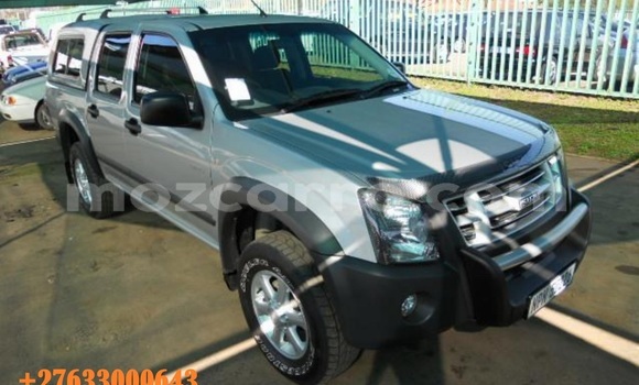 Comprar Usado Isuzu KB Prata Carro em Maputo em Maputo