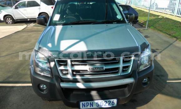 Comprar Usado Isuzu KB Prata Carro em Maputo em Maputo Comprar Usado Isuzu KB Prata Carro em Maputo em Maputo