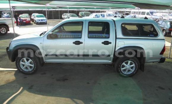 Comprar Usado Isuzu KB Prata Carro em Maputo em Maputo Comprar Usado Isuzu KB Prata Carro em Maputo em Maputo