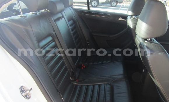 Buy Used Volkswagen Jetta White Car in Búzi in Sofala Buy Used Volkswagen Jetta White Car in Búzi in Sofala