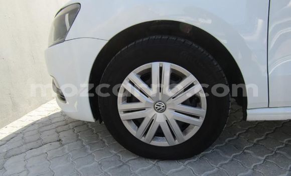 Nunua Ilio tumika Volkswagen Polo Nyeupe Gari ndani ya Balama nchini Cabo Delgado Nunua Ilio tumika Volkswagen Polo Nyeupe Gari ndani ya Balama nchini Cabo Delgado