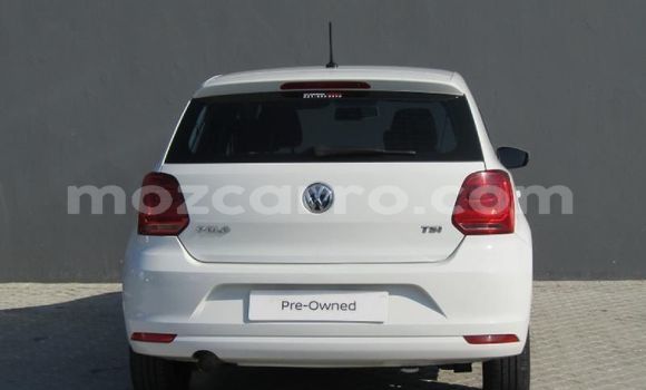 Nunua Ilio tumika Volkswagen Polo Nyeupe Gari ndani ya Balama nchini Cabo Delgado Nunua Ilio tumika Volkswagen Polo Nyeupe Gari ndani ya Balama nchini Cabo Delgado