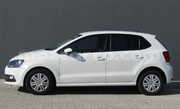 Nunua Ilio tumika Volkswagen Polo Nyeupe Gari ndani ya Balama nchini Cabo Delgado Nunua Ilio tumika Volkswagen Polo Nyeupe Gari ndani ya Balama nchini Cabo Delgado