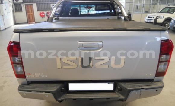 Comprar Usado Isuzu KB Prata Carro em Maputo em Maputo Comprar Usado Isuzu KB Prata Carro em Maputo em Maputo