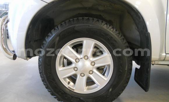 Comprar Usado Isuzu KB Prata Carro em Maputo em Maputo Comprar Usado Isuzu KB Prata Carro em Maputo em Maputo