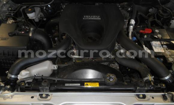 Comprar Usado Isuzu KB Prata Carro em Maputo em Maputo Comprar Usado Isuzu KB Prata Carro em Maputo em Maputo