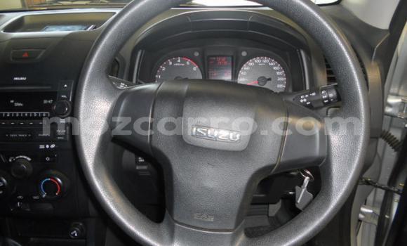 Comprar Usado Isuzu KB Prata Carro em Maputo em Maputo Comprar Usado Isuzu KB Prata Carro em Maputo em Maputo