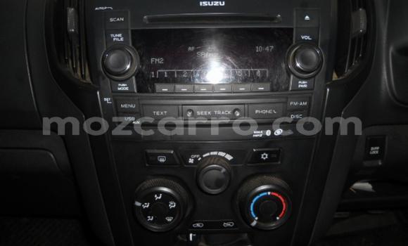 Comprar Usado Isuzu KB Prata Carro em Maputo em Maputo Comprar Usado Isuzu KB Prata Carro em Maputo em Maputo