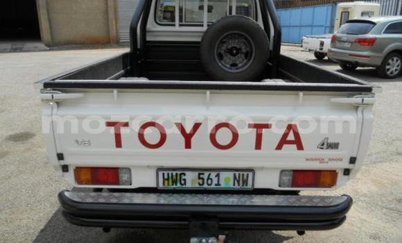 Comprar Usado Toyota Land Cruiser Branco Carro em Maputo em Maputo Comprar Usado Toyota Land Cruiser Branco Carro em Maputo em Maputo
