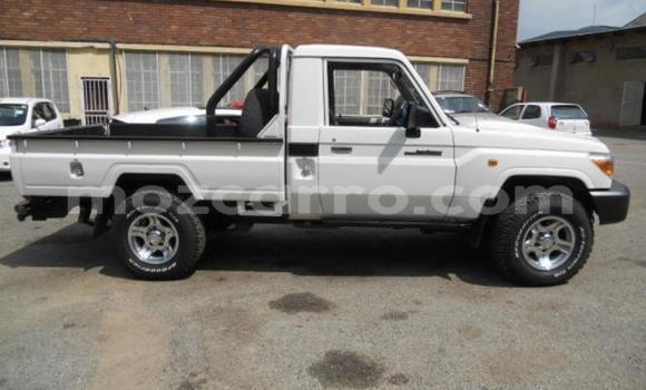 Comprar Usado Toyota Land Cruiser Branco Carro em Maputo em Maputo Comprar Usado Toyota Land Cruiser Branco Carro em Maputo em Maputo