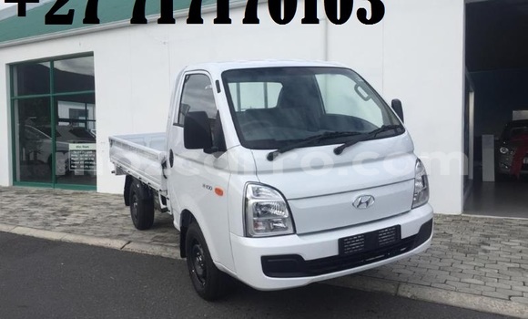 Comprar Usado Hyundai H200 Branco Carro em Maputo em Maputo Comprar Usado Hyundai H200 Branco Carro em Maputo em Maputo