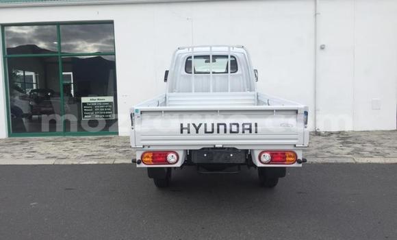 Comprar Usado Hyundai H200 Branco Carro em Maputo em Maputo Comprar Usado Hyundai H200 Branco Carro em Maputo em Maputo