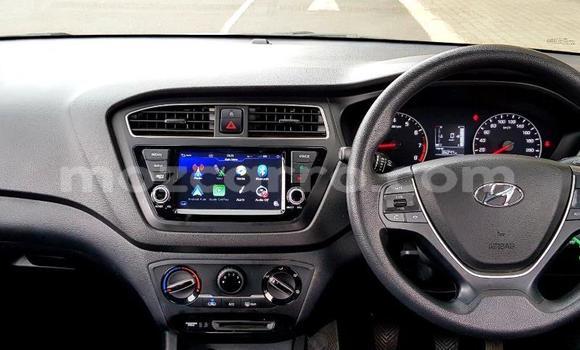 Comprar Usado Hyundai i20 Prata Carro em Maputo em Maputo Comprar Usado Hyundai i20 Prata Carro em Maputo em Maputo