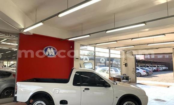 Comprar Usado Ford Pickup Branco Carro em Maputo em Maputo Comprar Usado Ford Pickup Branco Carro em Maputo em Maputo
