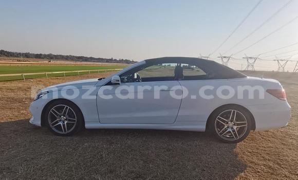 Tenga Tsaru Mercedes‒Benz E-Class Chena Mota in Maputo in Maputo Tenga Tsaru Mercedes‒Benz E-Class Chena Mota in Maputo in Maputo