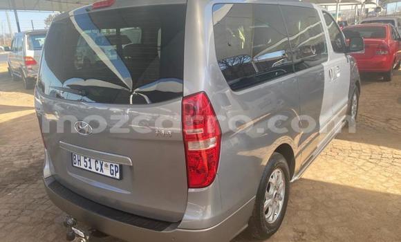 Comprar Usado Hyundai H1 Verde Carro em Maputo em Maputo Comprar Usado Hyundai H1 Verde Carro em Maputo em Maputo