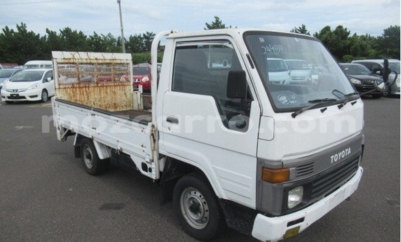 Comprar Usado Toyota Hiace Branco Carro em Maputo em Maputo