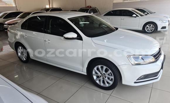 Comprar Usado Volkswagen Jetta Branco Carro em Maputo em Maputo Comprar Usado Volkswagen Jetta Branco Carro em Maputo em Maputo