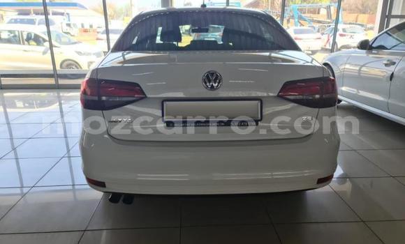 Comprar Usado Volkswagen Jetta Branco Carro em Maputo em Maputo Comprar Usado Volkswagen Jetta Branco Carro em Maputo em Maputo