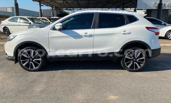 Buy Used Nissan Qashqai White Car in Maputo in Maputo Buy Used Nissan Qashqai White Car in Maputo in Maputo