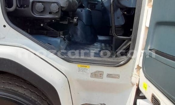 Comprar Usado Nissan UD Branco Caminhão em Maputo em Maputo Comprar Usado Nissan UD Branco Caminhão em Maputo em Maputo