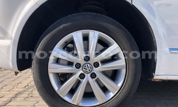 Comprar Usado Volkswagen Caravelle Branco Carro em Maputo em Maputo Comprar Usado Volkswagen Caravelle Branco Carro em Maputo em Maputo
