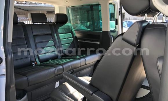 Comprar Usado Volkswagen Caravelle Branco Carro em Maputo em Maputo Comprar Usado Volkswagen Caravelle Branco Carro em Maputo em Maputo