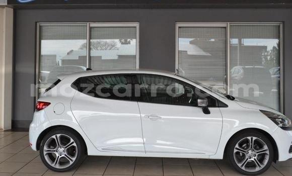 Tenga Tsaru Renault Clio Chena Mota in Maputo in Maputo Tenga Tsaru Renault Clio Chena Mota in Maputo in Maputo