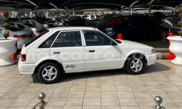 Comprar Usado Mazda 323 Branco Carro em Maputo em Maputo Comprar Usado Mazda 323 Branco Carro em Maputo em Maputo
