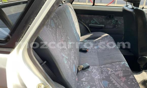Comprar Usado Mazda 323 Branco Carro em Maputo em Maputo Comprar Usado Mazda 323 Branco Carro em Maputo em Maputo