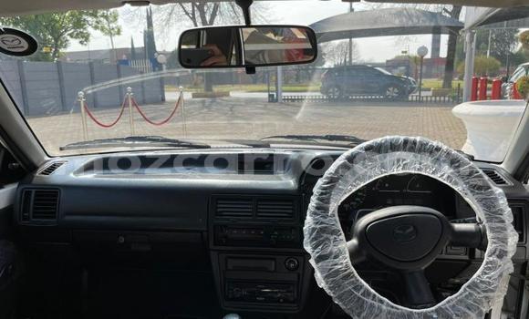 Comprar Usado Mazda 323 Branco Carro em Maputo em Maputo Comprar Usado Mazda 323 Branco Carro em Maputo em Maputo