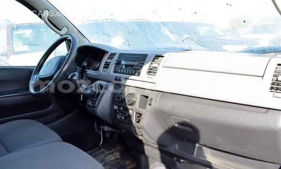 Tenga Imported Toyota Hiace Chena Mota in Import - Dubai in Cabo Delgado Tenga Imported Toyota Hiace Chena Mota in Import - Dubai in Cabo Delgado