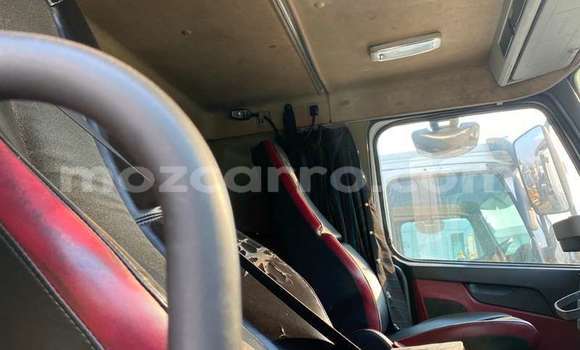 Comprar Usado Volvo F4 Branco Caminhão em Maputo em Maputo Comprar Usado Volvo F4 Branco Caminhão em Maputo em Maputo
