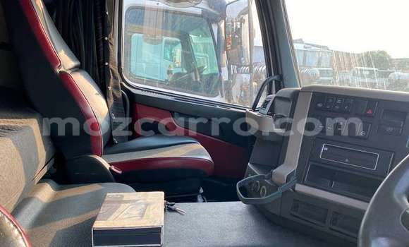 Comprar Usado Volvo F4 Branco Caminhão em Maputo em Maputo Comprar Usado Volvo F4 Branco Caminhão em Maputo em Maputo