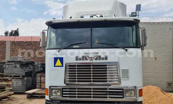 Comprar Usado Foton Sauvana Branco Carro em Maputo em Maputo