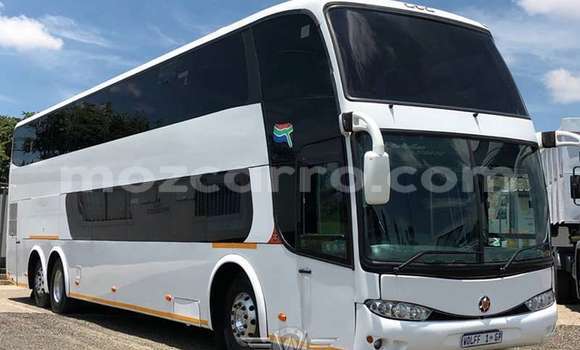 Comprar Usado Volvo F4 Branco Caminhão em Maputo em Maputo Comprar Usado Volvo F4 Branco Caminhão em Maputo em Maputo