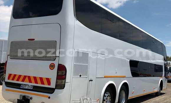 Comprar Usado Volvo F4 Branco Caminhão em Maputo em Maputo Comprar Usado Volvo F4 Branco Caminhão em Maputo em Maputo