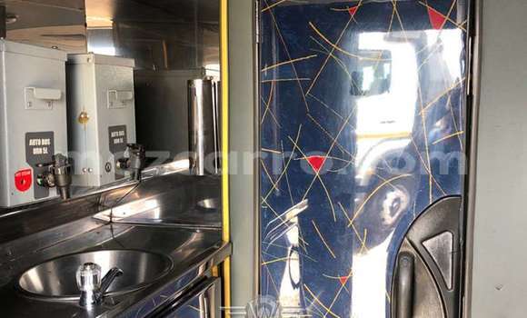 Comprar Usado Volvo F4 Branco Caminhão em Maputo em Maputo Comprar Usado Volvo F4 Branco Caminhão em Maputo em Maputo