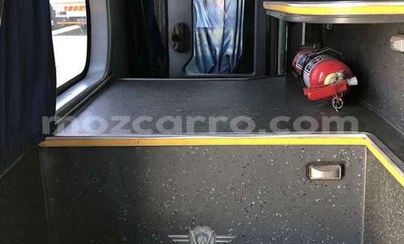 Comprar Usado Volvo F4 Branco Caminhão em Maputo em Maputo Comprar Usado Volvo F4 Branco Caminhão em Maputo em Maputo