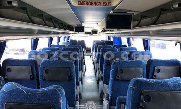 Comprar Usado Volvo F4 Branco Caminhão em Maputo em Maputo Comprar Usado Volvo F4 Branco Caminhão em Maputo em Maputo