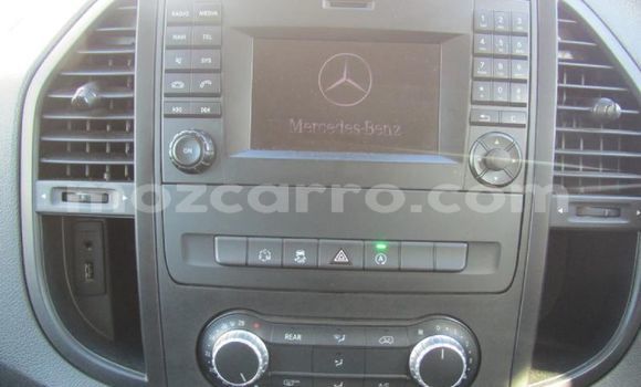 Tenga Tsaru Mercedes‒Benz Vito Chena Mota in Búzi in Sofala Tenga Tsaru Mercedes‒Benz Vito Chena Mota in Búzi in Sofala