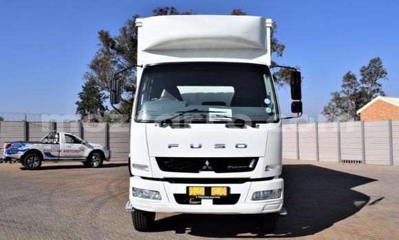 Comprar Usado Mitsubishi Van Branco Caminhão em Maputo em Maputo Comprar Usado Mitsubishi Van Branco Caminhão em Maputo em Maputo