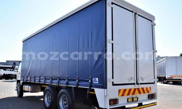 Comprar Usado Mitsubishi Van Branco Caminhão em Maputo em Maputo Comprar Usado Mitsubishi Van Branco Caminhão em Maputo em Maputo