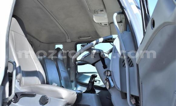 Comprar Usado Mitsubishi Van Branco Caminhão em Maputo em Maputo Comprar Usado Mitsubishi Van Branco Caminhão em Maputo em Maputo