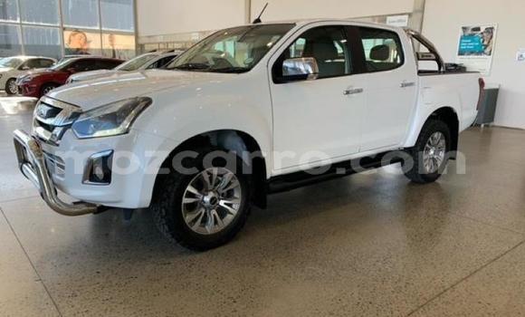 Comprar Usado Isuzu KB Branco Carro em Maputo em Maputo Comprar Usado Isuzu KB Branco Carro em Maputo em Maputo